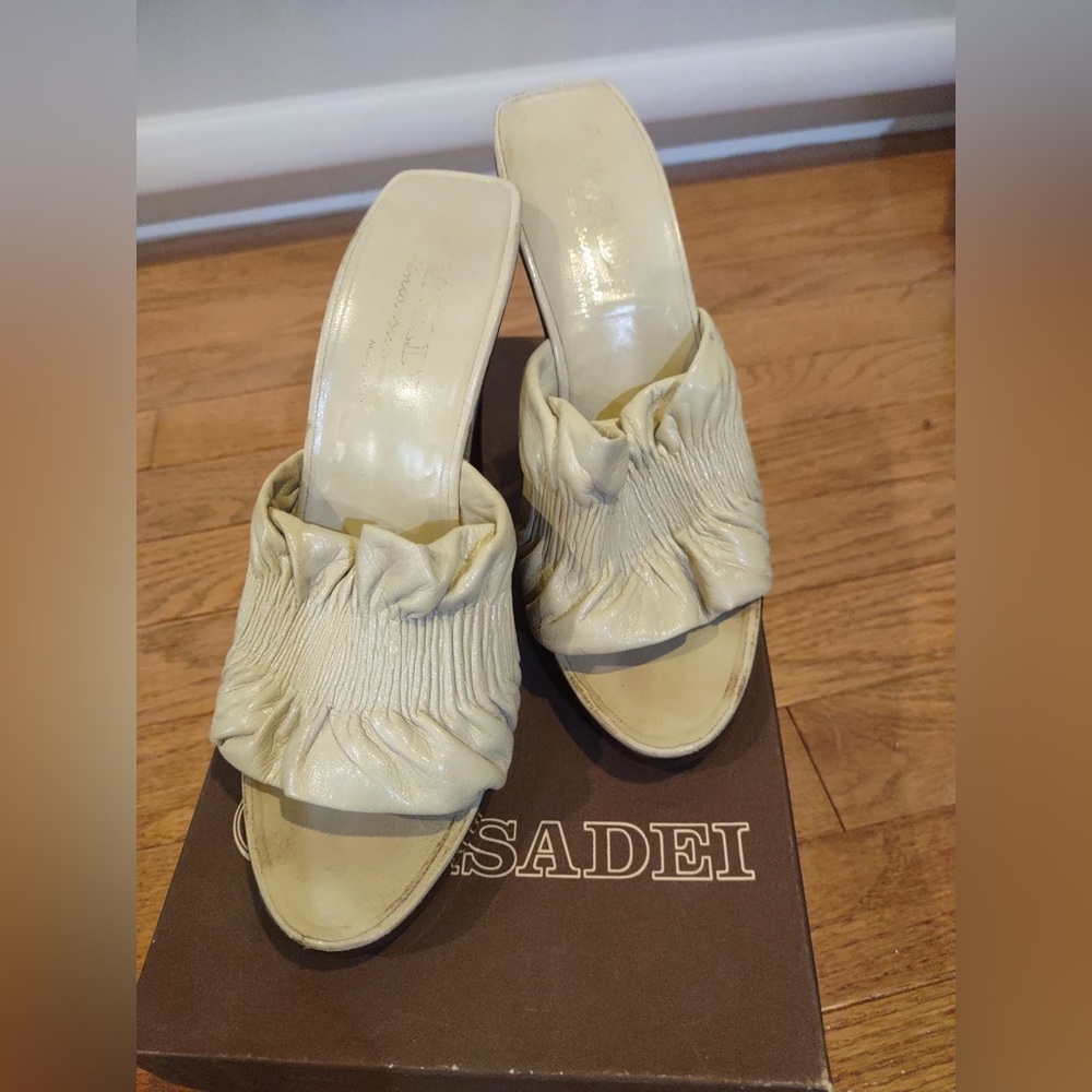 Casadei Women's Heels in Cream